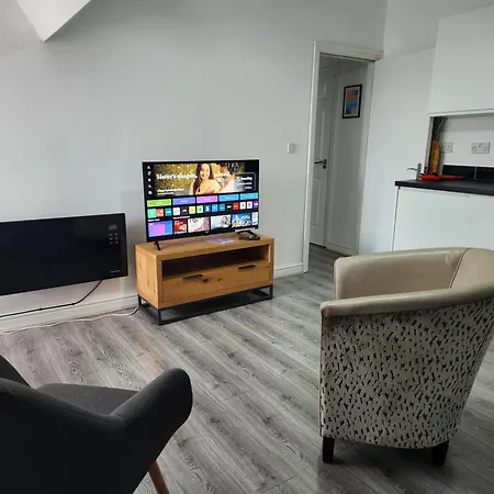 22pwt10 - 1 Bed Flat 4th Floor With Lift