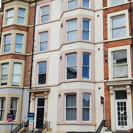 22pwt10 - 1 Bed Flat 4th Floor With Lift * Scarborough